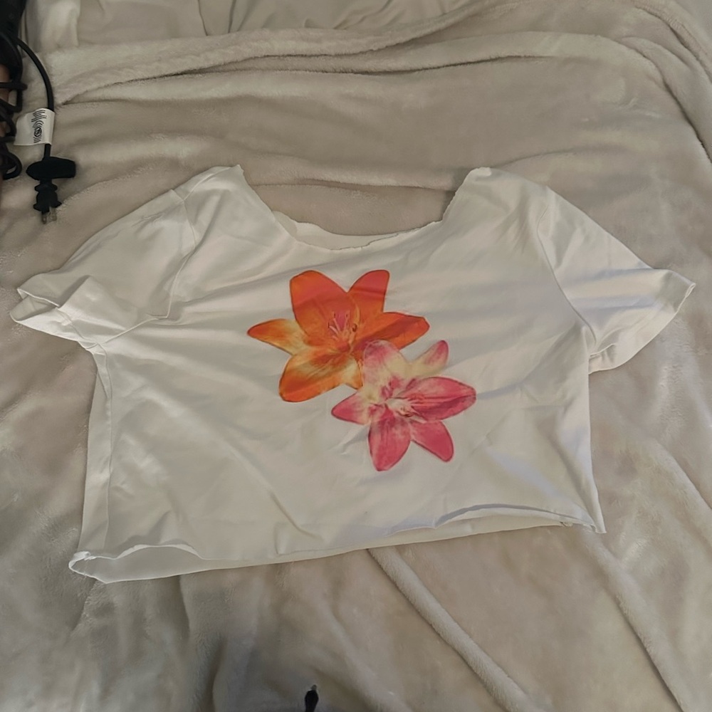 SHEIN White and Orange Short Sleeve Crop T-Shirt